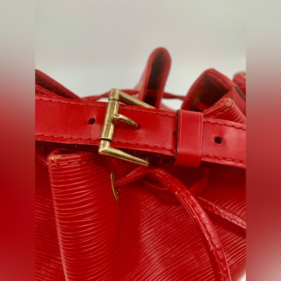 VGUC Louis Vuitton Authentic Epi Noe Red Leather Drawstring Bucket Shoulder Bag - Picture 13 of 17